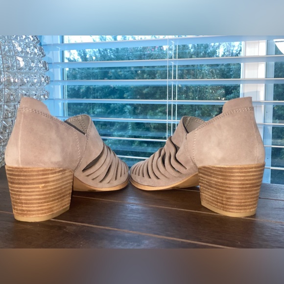 1. State Arnet Stacked Heel booties Suede Gray 9M - Picture 4 of 16